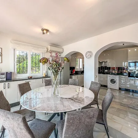 Feriehus Hanami Casa Saradan *