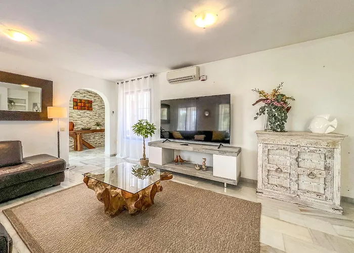 Holiday home Hanami Casa Saradan