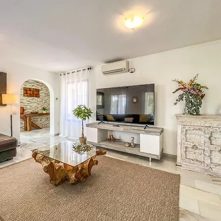 בית נופש Hanami Casa Saradan