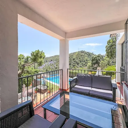 Hanami Casa Saradan Holiday home