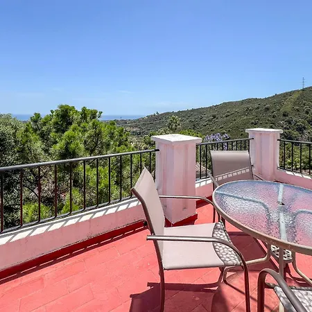 Hanami Casa Saradan * Estepona