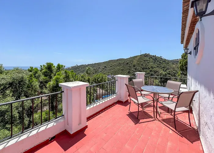 Hanami Casa Saradan * Estepona