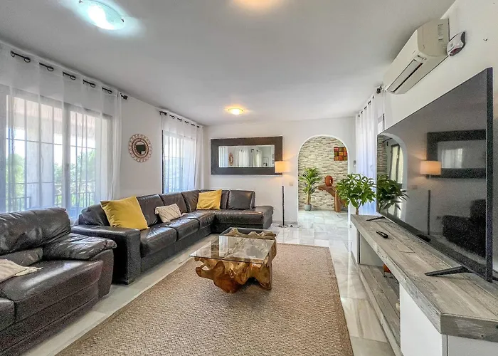 Hanami Casa Saradan * Estepona