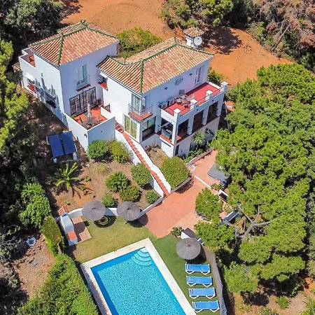 בית נופש Hanami Casa Saradan