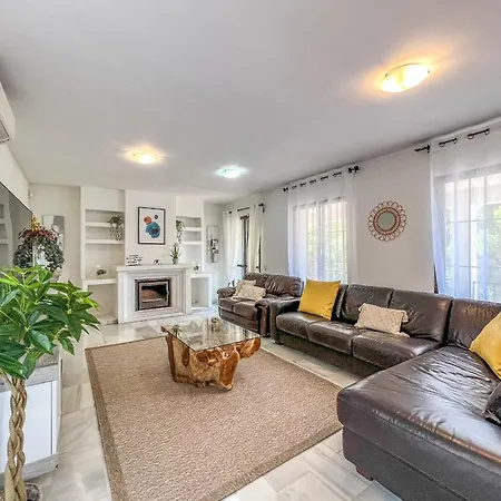 Hanami Casa Saradan בית נופש אסטפונה